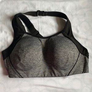 32D VS Sports Bra